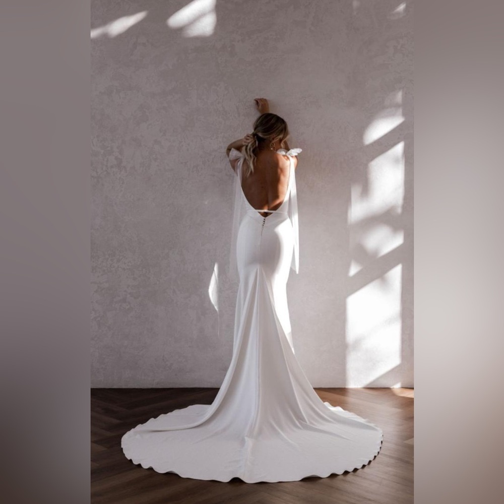 EUC MADE WITH LOVE Hendrix wedding gown professional hand dry cleaned ivory - Picture 2 of 13